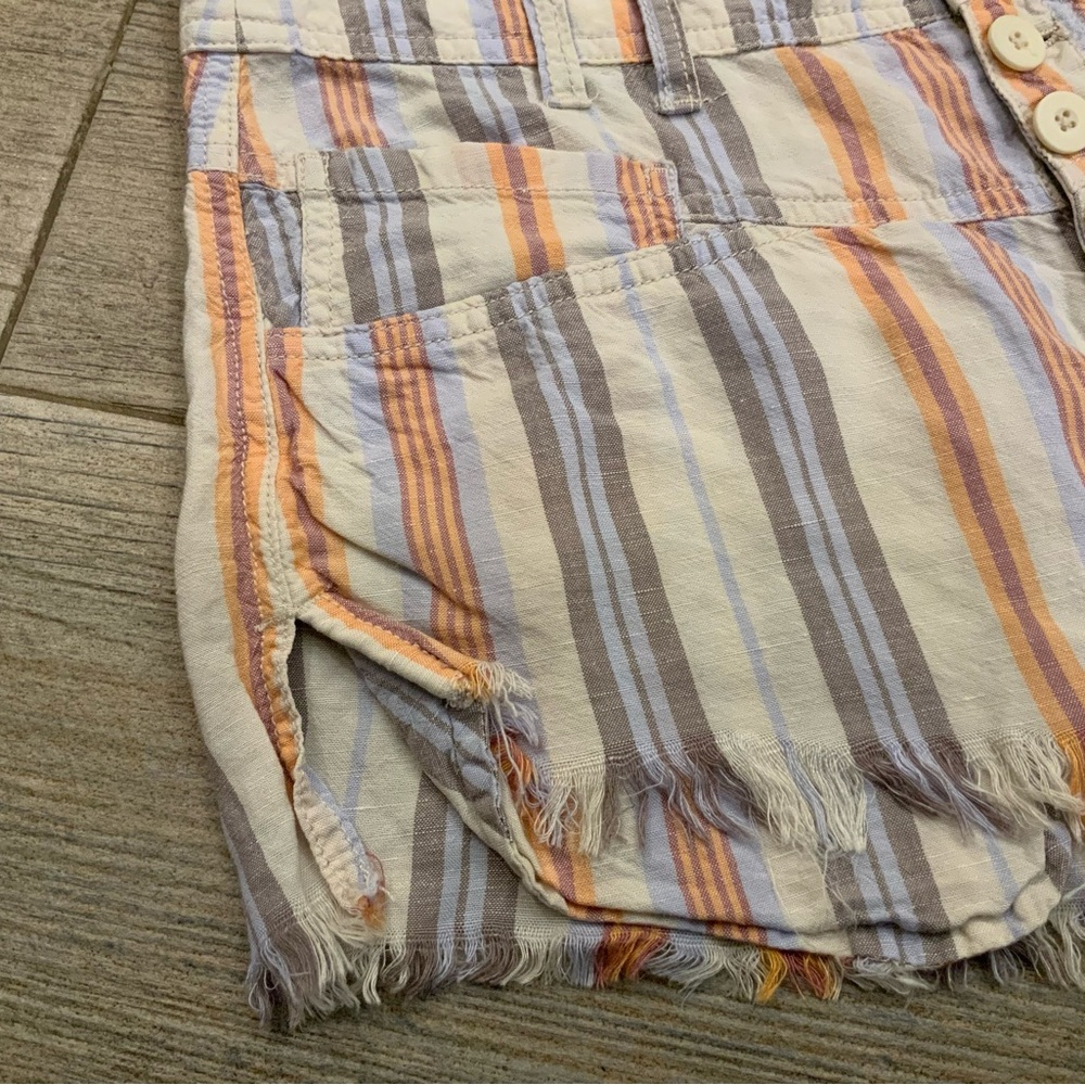 FREE PEOPLE “Morning rain” cutoff shorts - Picture 3 of 9